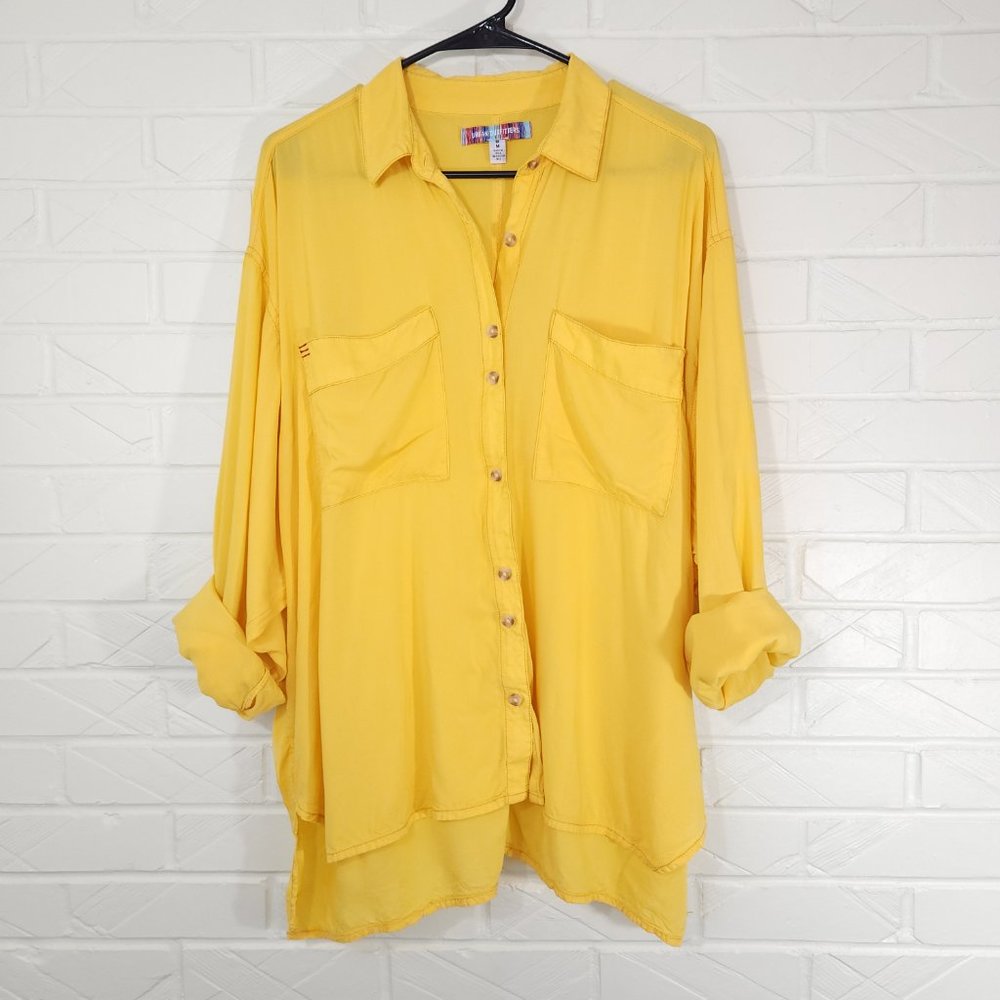 Urban Outfitters Buttercup Yellow Button Front Long Sleeve Hi-Lo Blouse M